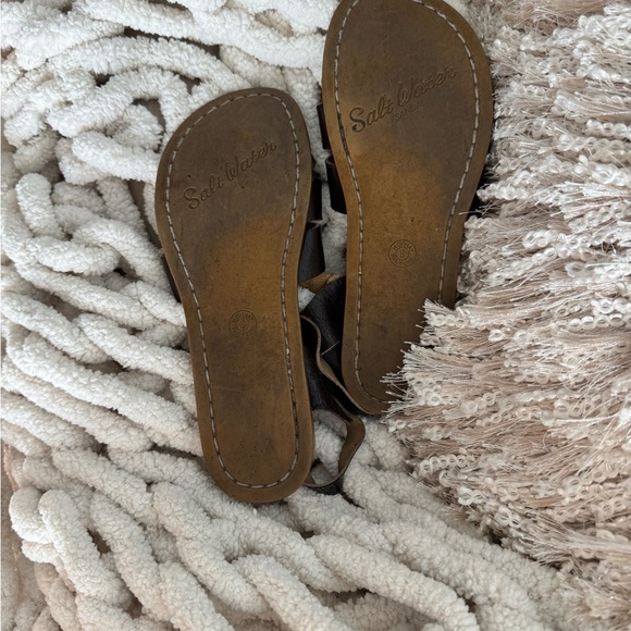 Saltwater sandals size 8 - Picture 3 of 4